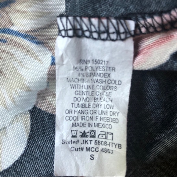 Try This Flowy Black Floral Crop Top Sz S - Picture 7 of 7